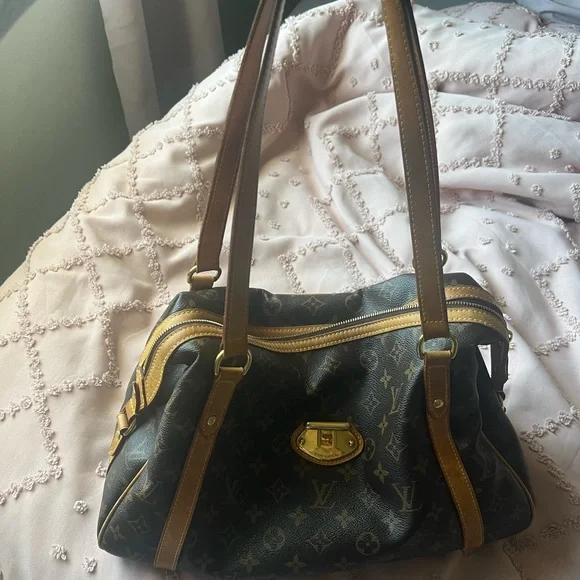 AUTHENTIC Louis Vuitton Purse - Picture 2 of 7